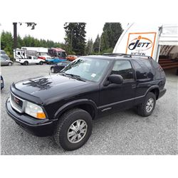 M1 --  2005 GMC JIMMY SLS , Black , 216,038  KM's