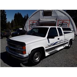 A8 --  1995 CHEVROLET 2500 , White , 223522  KM's "No Reserve"