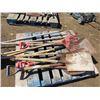 Image 1 : LOT OF ASSORTED SHOVELS, RAKES AND GARDEN TOOLS