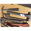 Image 2 : LOT OF ASSORTED TOOLS ( BOTTLE JACK, 18' WRENCH, CRESCENT WRENCHES, PIPE WRENCH, HAMMER, ETC…)