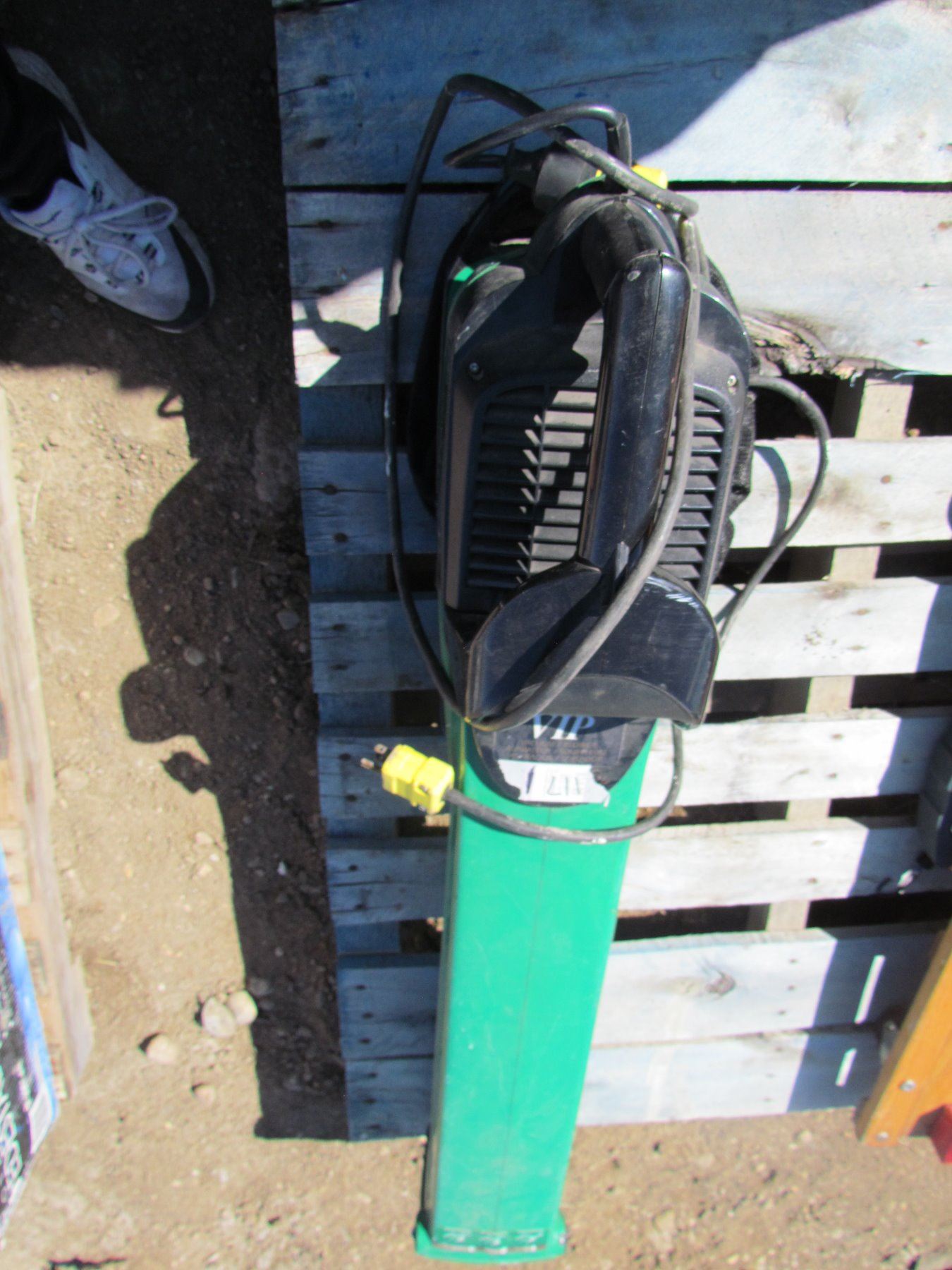 GATOR VAC (BLOWER) * WEED EATER* Schmalz Auctions