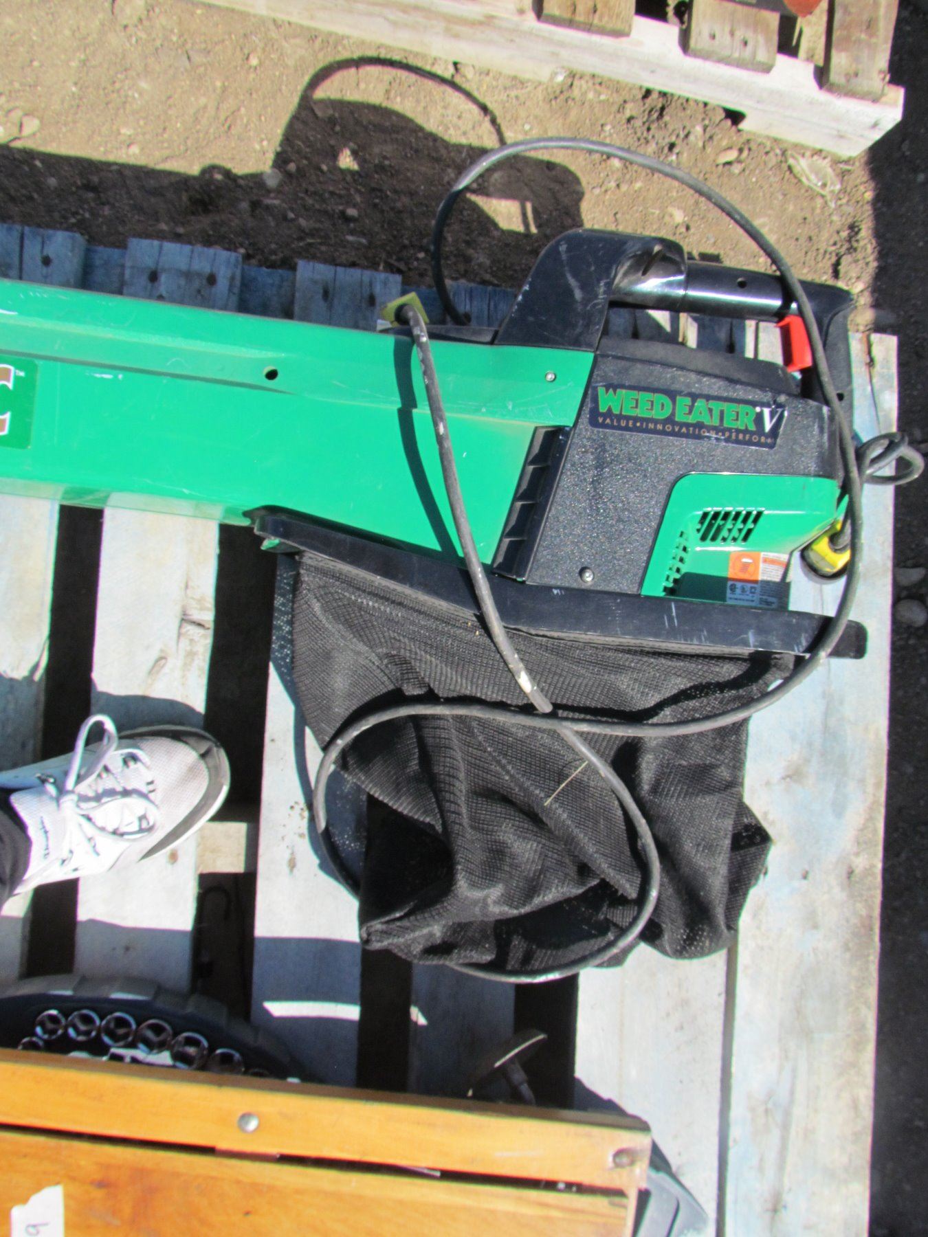 GATOR VAC (BLOWER) * WEED EATER* Schmalz Auctions