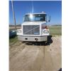 Image 2 : 1991 GMC/VOLVO (9 SPEED AIR RIDE, 3176 CAT ENGINE, EATON FULLER TRANSMISSION) *40,000 REAR DIFF.* (W