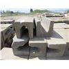 Image 3 : LOT OF U SHAPED BLOCKS (10 PALLETS) *APPROX 250 TO 280 BLOCKS*
