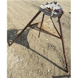 TRI-STAND PIPE BENDER