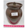 Image 2 : LOT OF 2 CROCKERY PIECES (1 GALLON WITH LID, 1/2 GALLON)