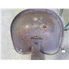 Image 4 : TIN TRACTOR SEAT