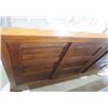 Image 6 : LARGE VINTAGE OAK SHOWCASE ( WOOD AND GLASS) * 37" X 29" X 6'*