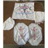Image 2 : LOT OF 10+ DOILIES AND 1 LARGE TABLE RUNNER AND SOME EMBROIDERED COTTON