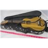 Image 2 : MANDOLIN WITH CARRY CASE (MAHALO)
