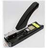Image 1 : INDUSTRIAL SIZE STAPLER
