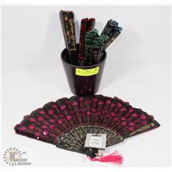 VASE WITH 5 ORIENTAL FANS