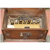 Image 2 : ANTIQUE 1920'S AIRLINE DC-7 TUBE RADIO-ESTATE
