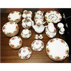 70PC ROYAL ALBERT OLD COUNTRY ROSES FINE BONE CHINA