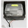 Image 1 : 175W METAL HALIDE EXTERIOR LIGHT FIXTURE NEW