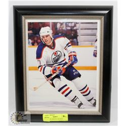 8X10 JASON ARNOTT FRAMED PICTURE.