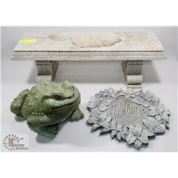 LOT OF TWO LAWN/ GARDEN DECORATIONS