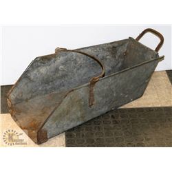 ANTIQUE GRAIN SCOOP.