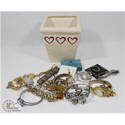 SMALL DECORATIVE SQUARE POT WITH ASSORTED VINTAGE