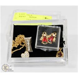 LOT OF VINTAGE JEWELRY.