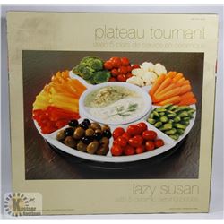 LAZY SUSAN WITH 5 CERAMIC SERVING PIECES