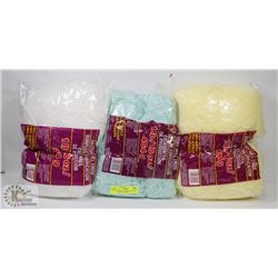 3 BAGS OF 1LB  ASSORTED COLOR 100%  ACRYLIC YARN