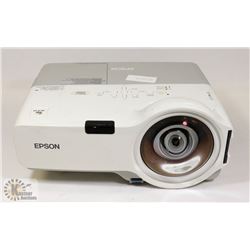 EPSON POWERLITE 2000 LUMENS 116 HRS PROJECTOR