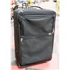 Image 1 : BIG BLACK SUIT CASE