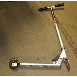 KIDS SCOOTER.