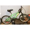 Image 1 : AVIGO SWIFT GREEN BIKE 20" TIRES