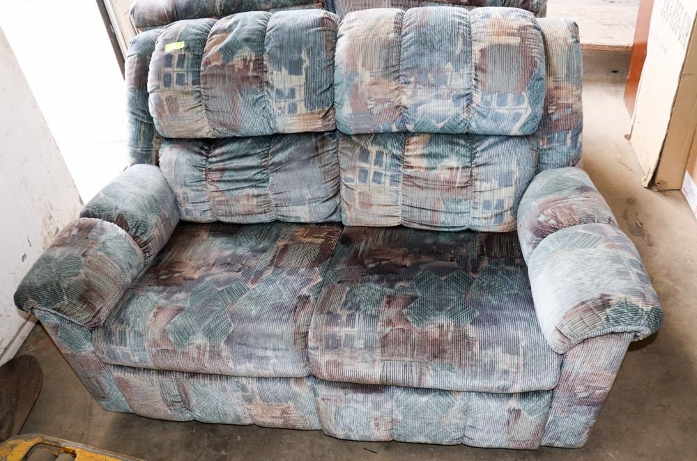 LAZY BOY LOVE SEAT RECLINER