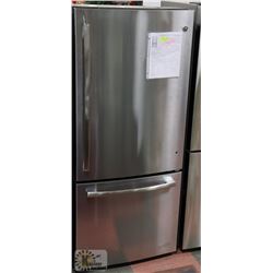 GE 24.9 CU FT BOTTOM-FREEZER FRIDGE WITH ICE MAKER