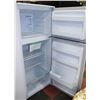 Image 2 : DANBY APARTMENT SIZE FRIDGE