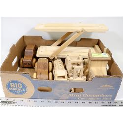 WOODEN TRUCK CAR TRANSPORTER AND 4 VEHICLES