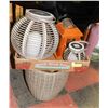 Image 1 : WICKER POT WITH 3 LANTERNS