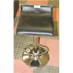 HYDRAULIC LEATHER CHAIR W/FOOT REST &