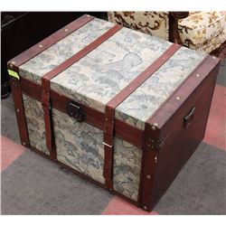 VINTAGE STYLE ATLAS TRUNK, 27.5"X21"X18".