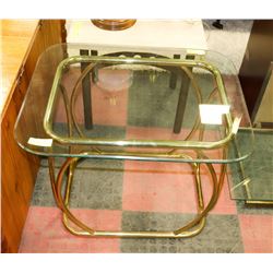 BRASS AND GLASS END TABLE (28"X22"X22")