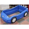 Image 1 : LITTLE TYKES RACING CAR BED