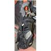 Image 1 : SET OF TITLE TOUR GOLF CLUBS WITH BAG
