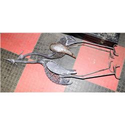 2 METAL 40" TALL GARDEN BIRDS WITH SPRING NECKS