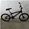 Image 1 : BLACK BMX BIKE