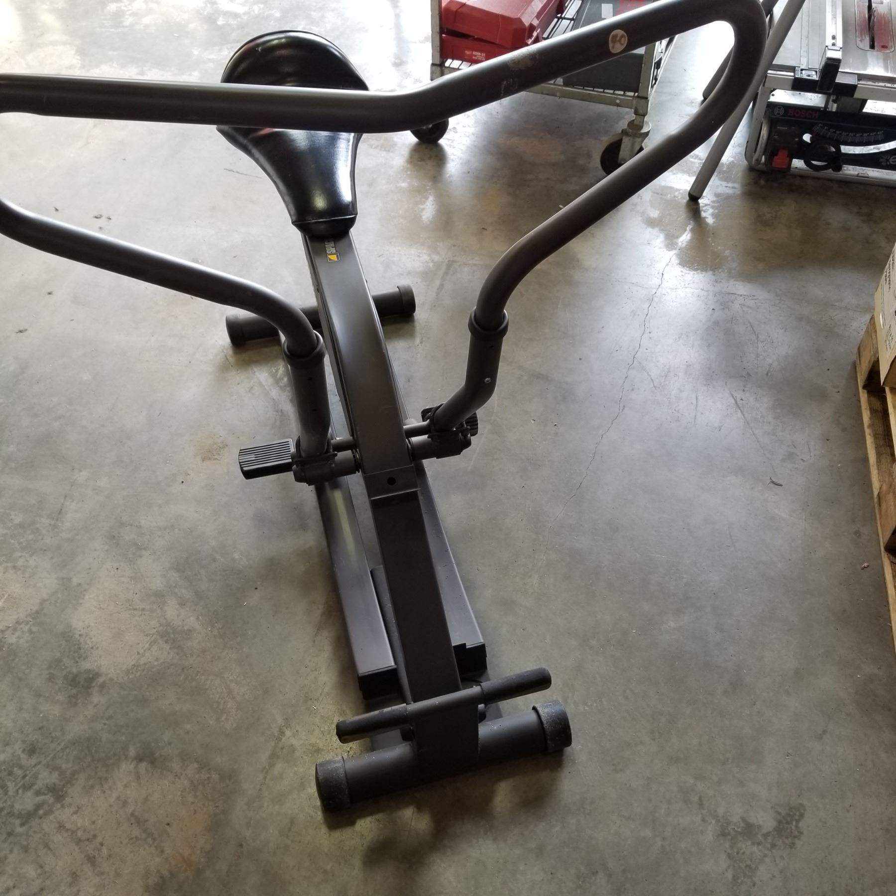 Proform R 930 PROFORM R 930 EXERCISE MACHINE - Big Valley Auction