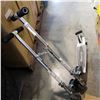 Image 2 : 2 RAZOR SCOOTERS