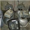 Image 2 : LOT OF WAREHOUSE LIGHTING, 8 CEILING LIGHTS AND 1 WALLPACK