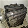 Image 1 : 3 PIECE LUGGAGE SET