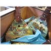 Image 3 : LOT OF 3 MINI MANDOLINS