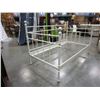 Image 3 : WHITE METAL DAY BED