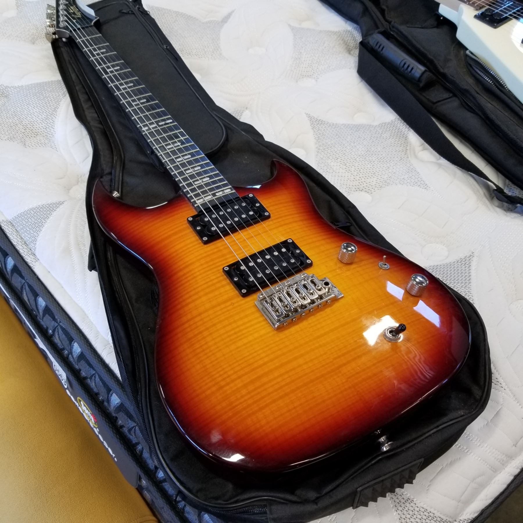 【激レア・入手困難】　Hagstrom ultra Lux XL-2P 激レア・入手困難】 Hagstrom ultra Lux XL-2P