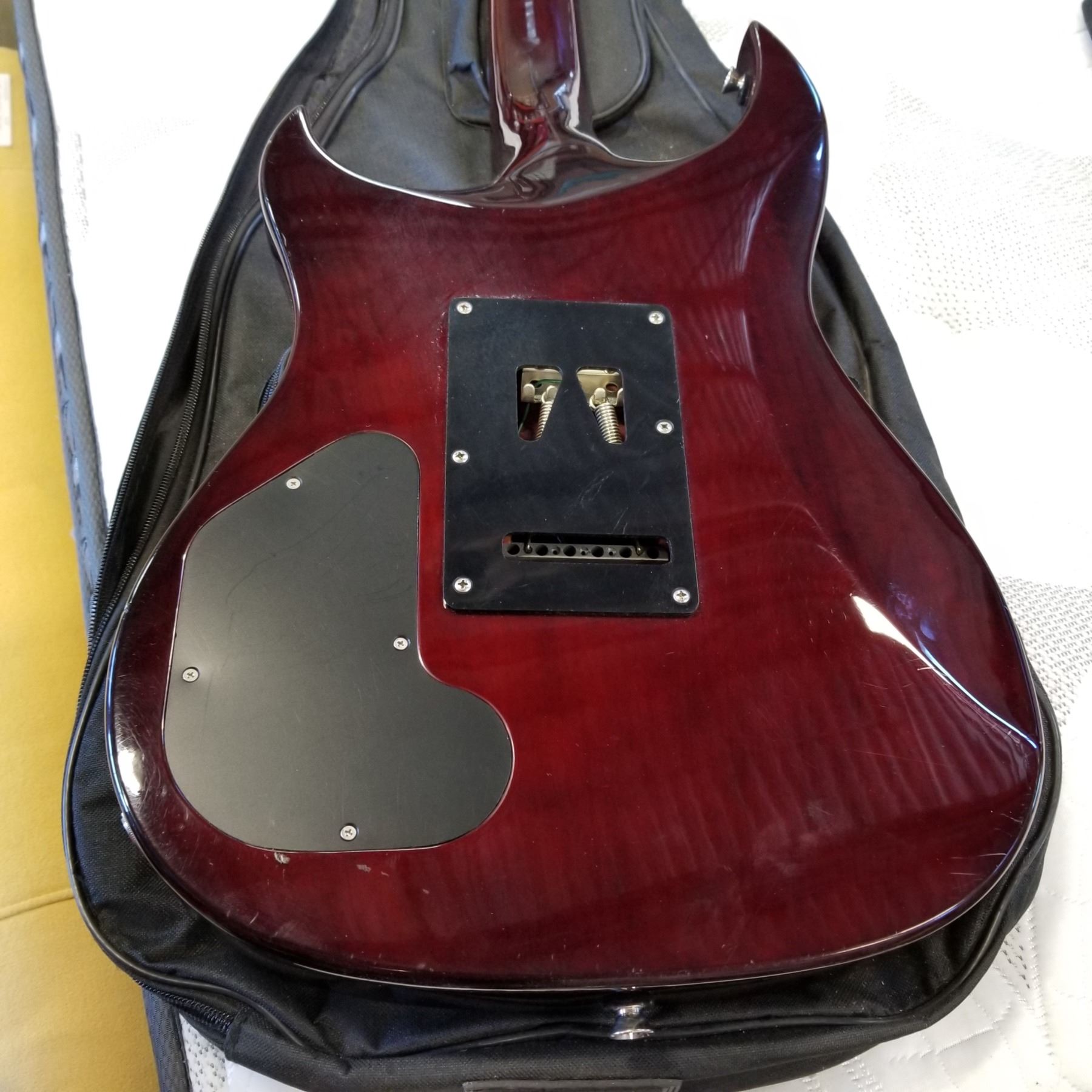 HAGSTROM XL2 ULTRALUX ELECTRIC GUITAR W/ CASE - Big Valley